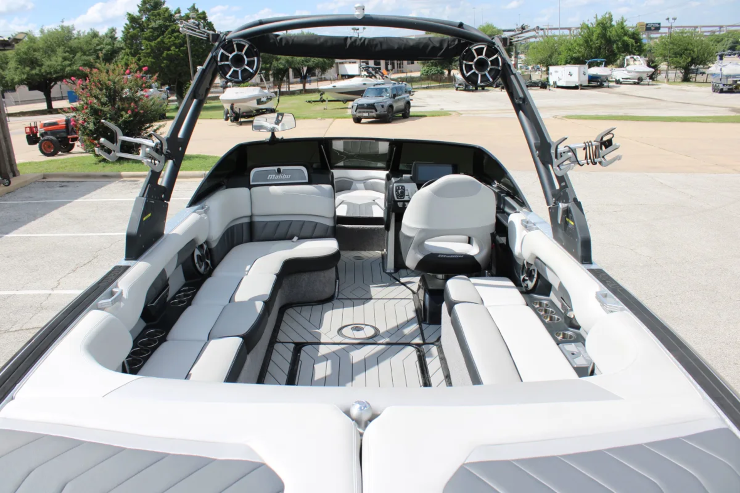 2018 Malibu 25 LSV