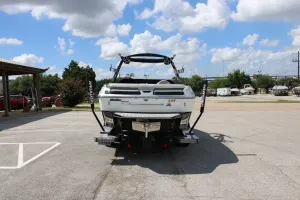 2018-malibu-wakesetter-25-lsv-138663-image3.webp