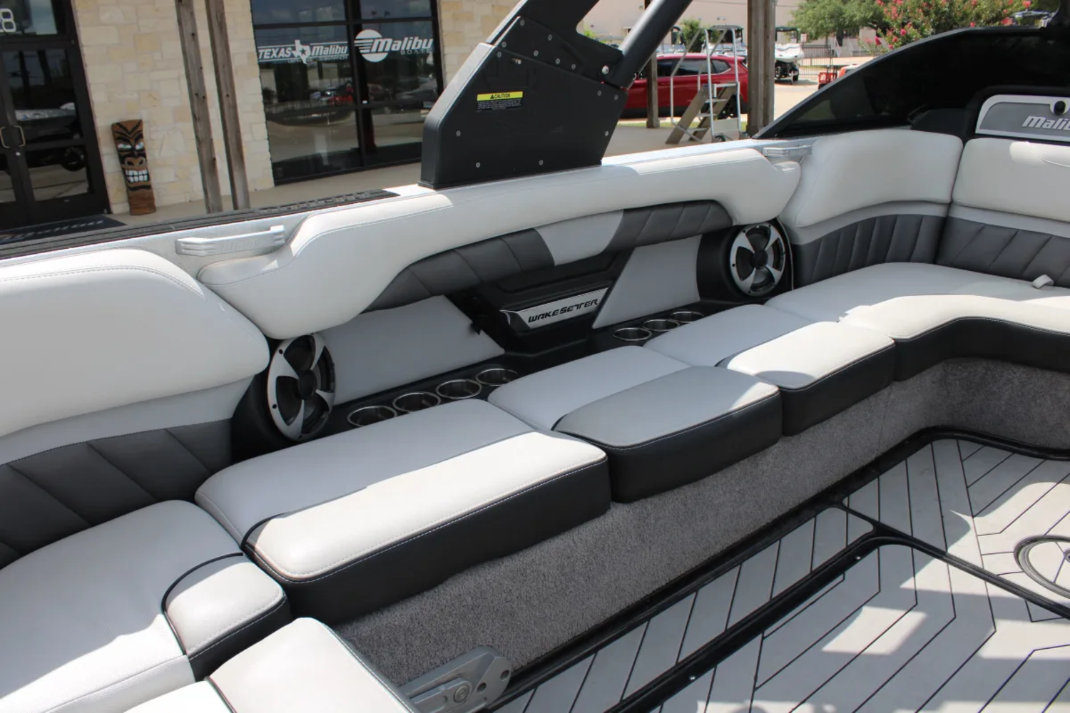 2018 Malibu 25 LSV