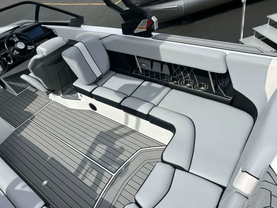 2021-nautique-gs24-138665-image4.webp