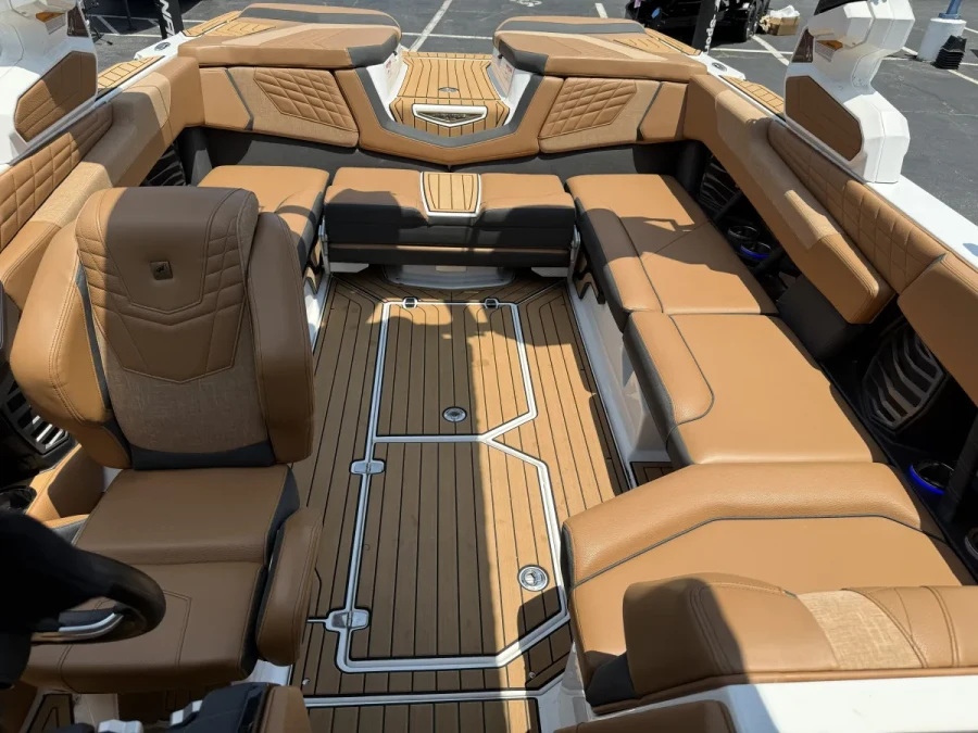 2023-nautique-g23-138680-image4.webp
