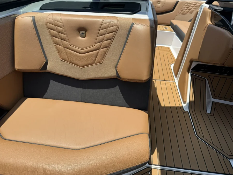 2023-nautique-g23-138680-image6.webp