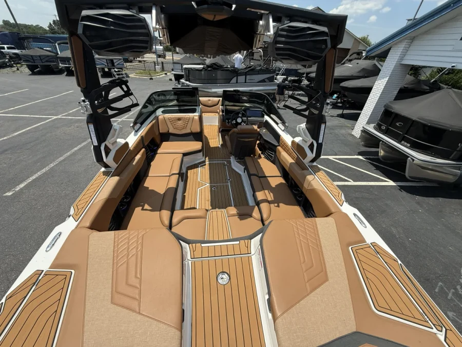 2023-nautique-g23-138680-image7.webp