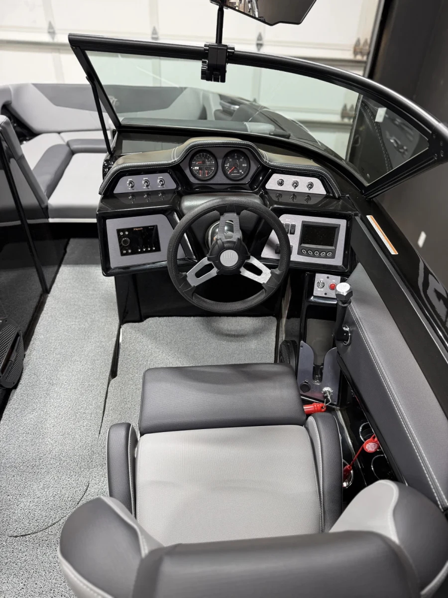 2023-mastercraft-nxt22-138684-image4.webp