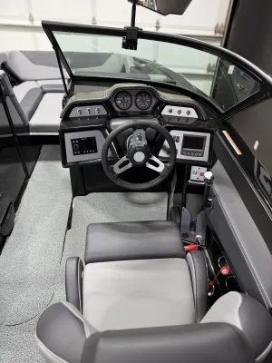2023-mastercraft-nxt22-138684-image4.webp