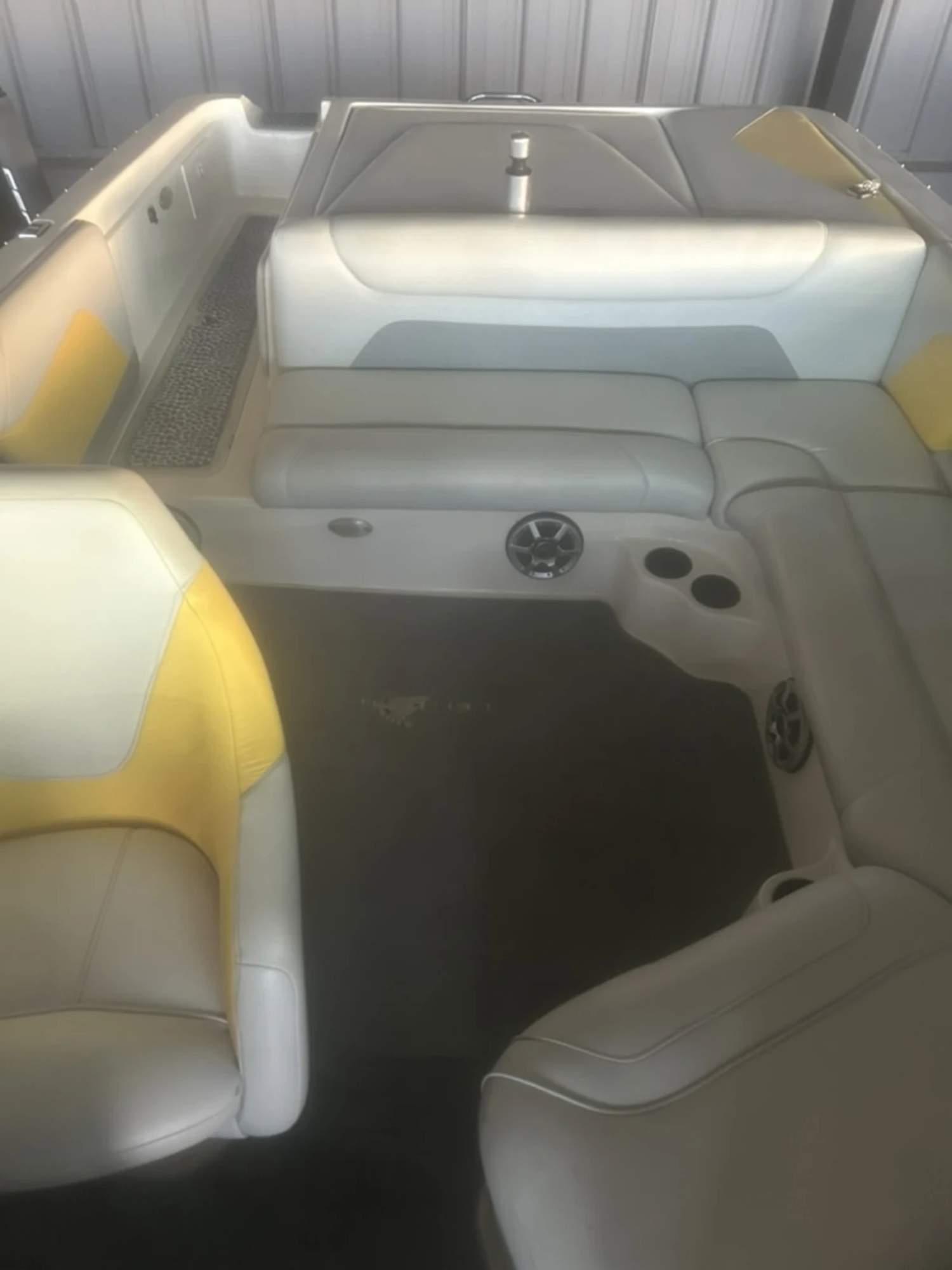 2003 Centurion Avalanche WakeBoat