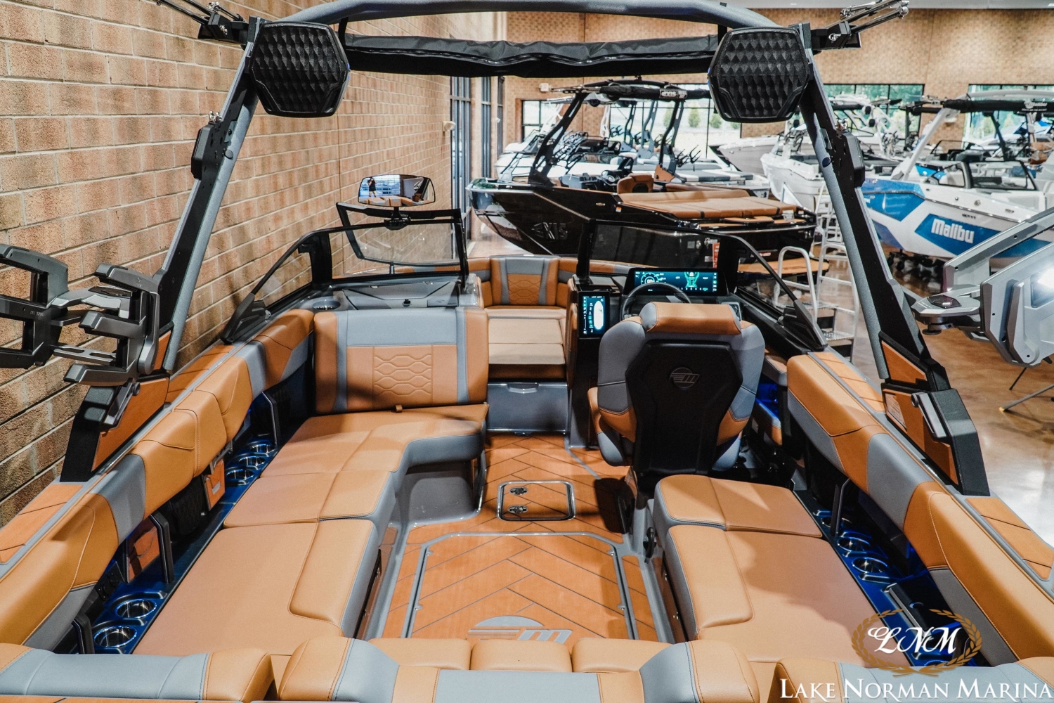 2026 Malibu 23 LSV