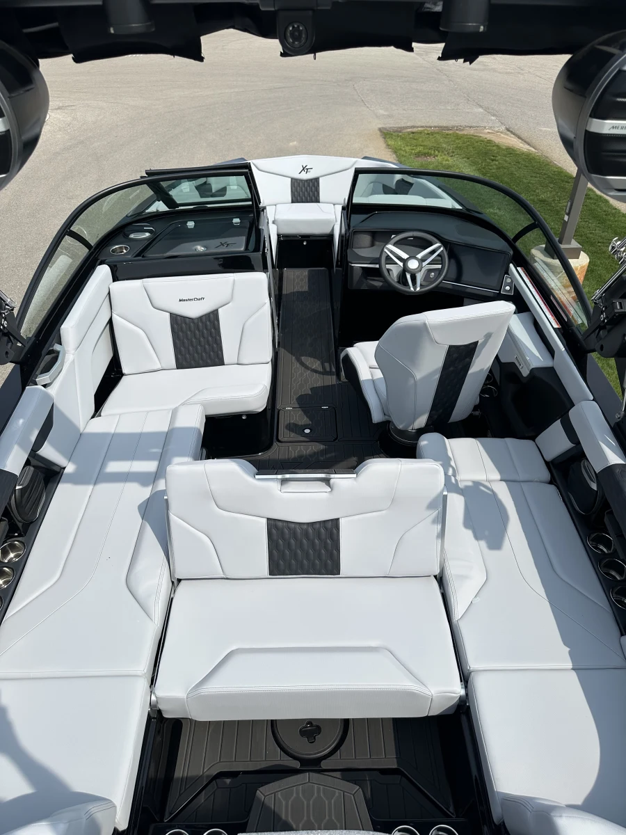 2026-mastercraft-xt22-138753-image11