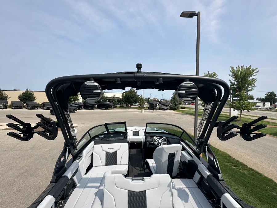 2026-mastercraft-xt22-138753-image12