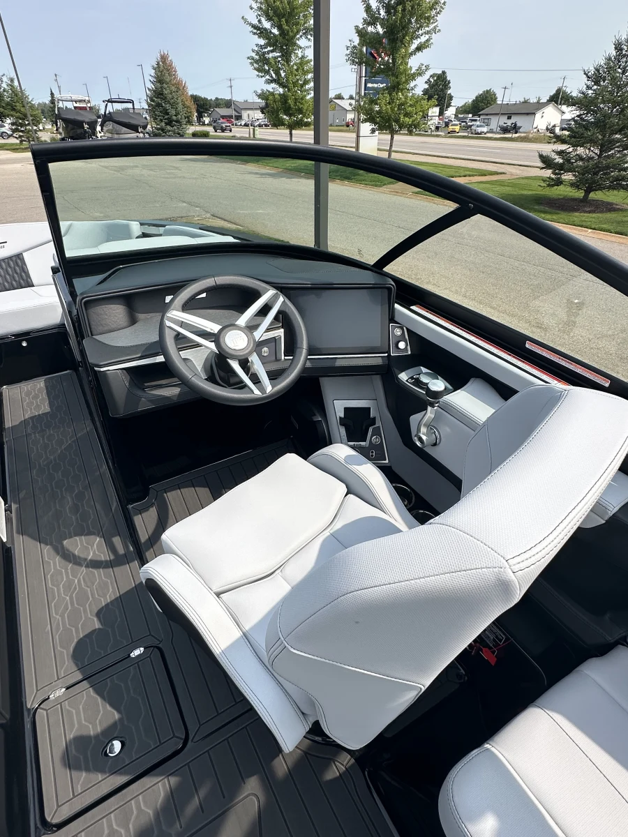 2026-mastercraft-xt22-138753-image16