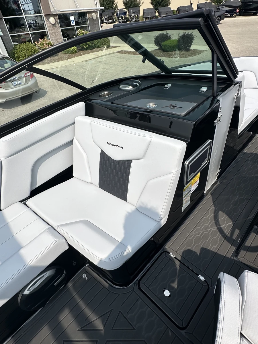 2026-mastercraft-xt22-138753-image18