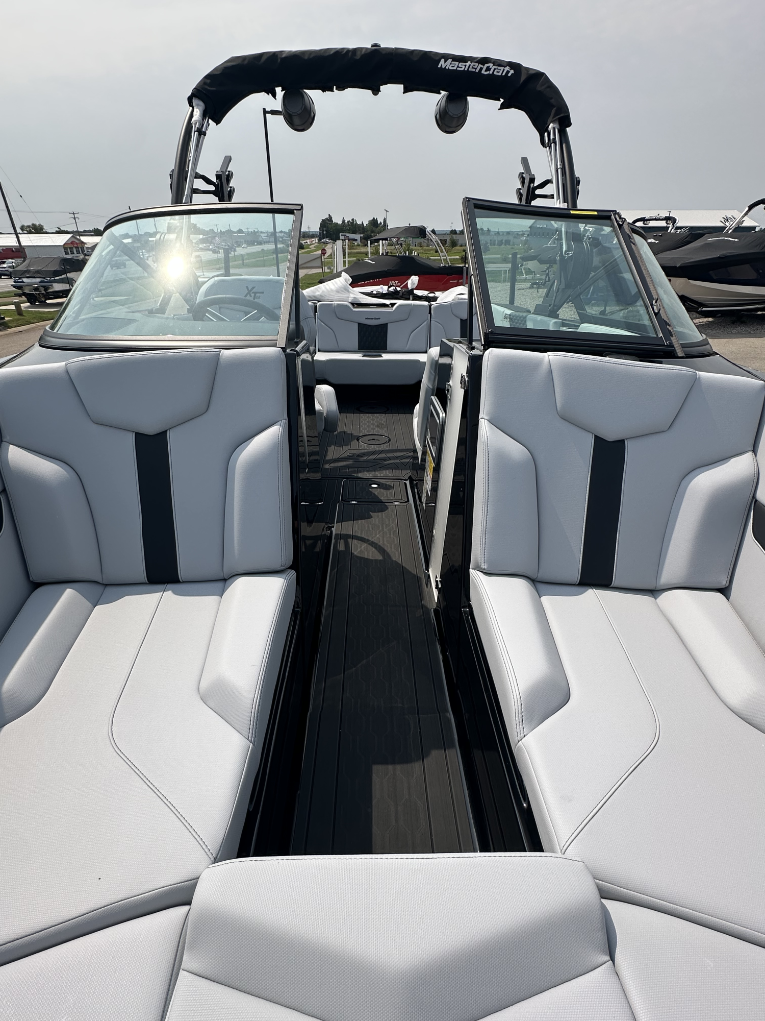 2026 MasterCraft XT22