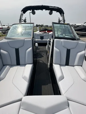 2026-mastercraft-xt22-138753-image21