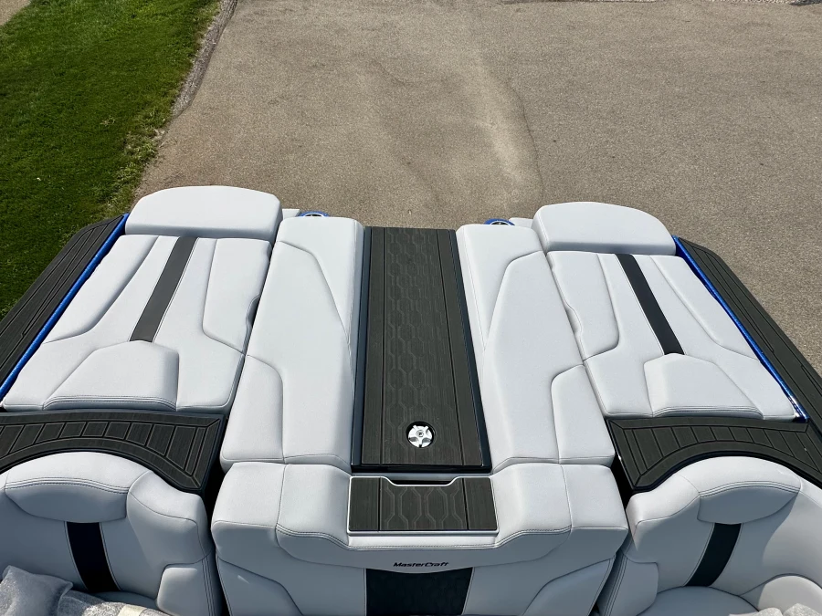 2026-mastercraft-xt22-138753-image8