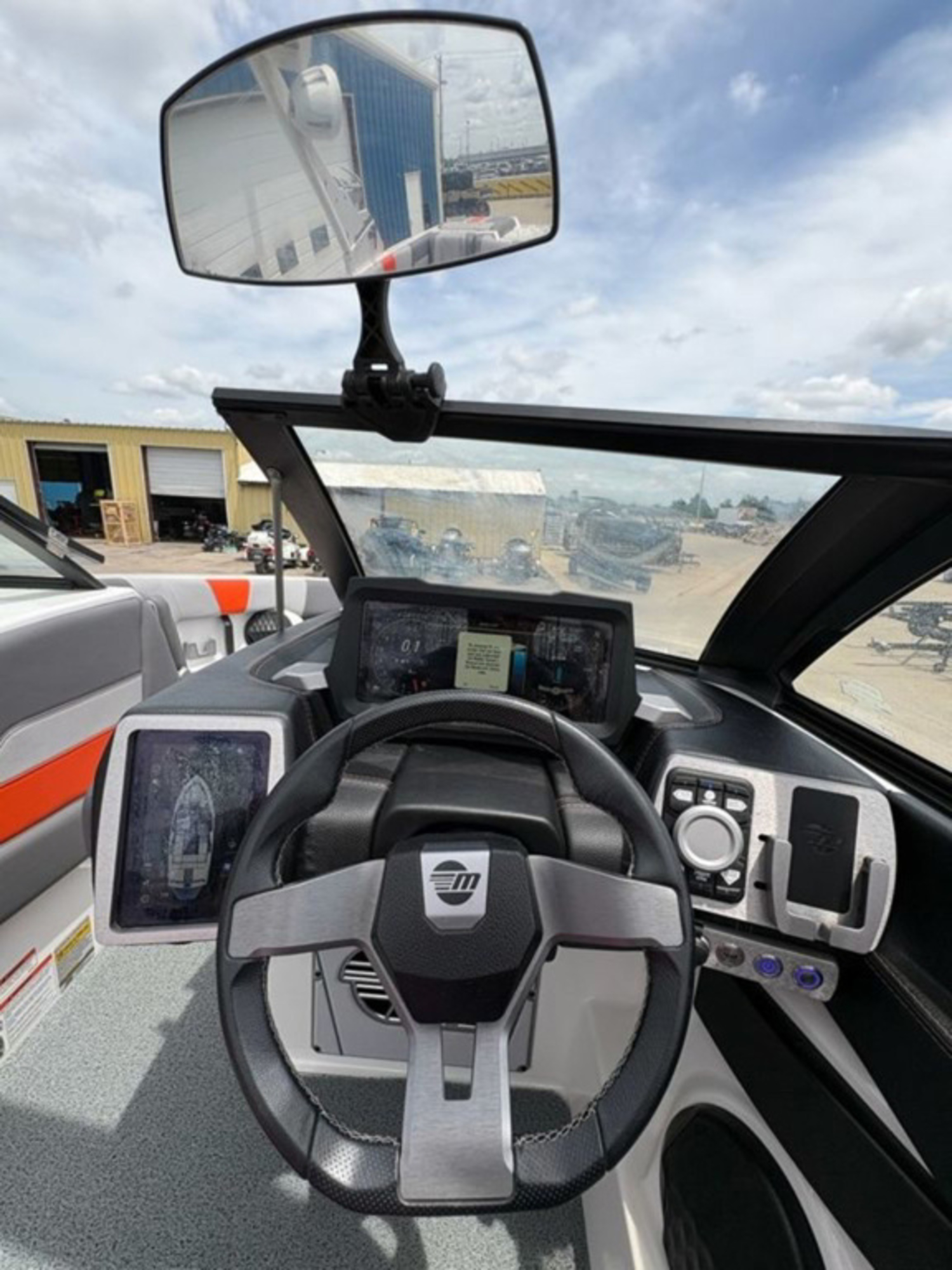 2022 Malibu Boats 23 LSV
