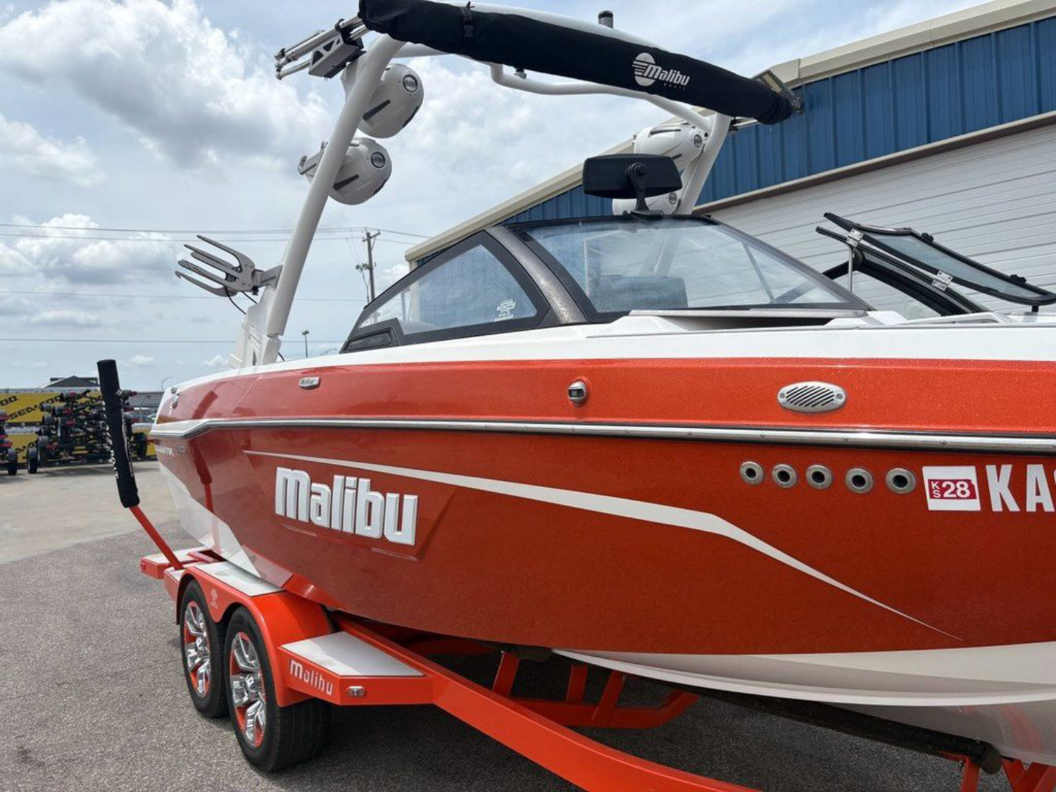 2022 Malibu Boats 23 LSV