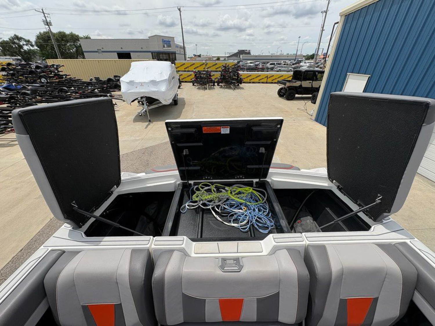 2022 Malibu Boats 23 LSV