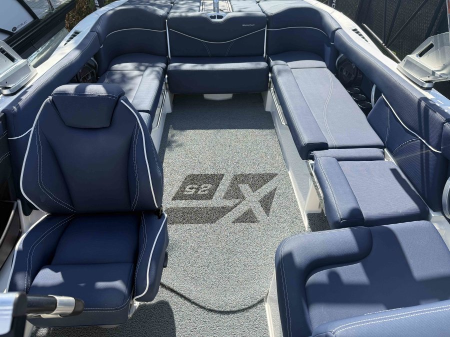 2018-mastercraft-xt25-138760-image11