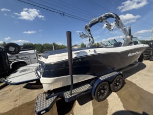 2018-mastercraft-xt25-138760-image3