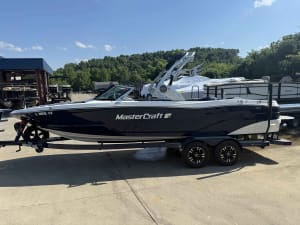 2018-mastercraft-xt25-138760-image6