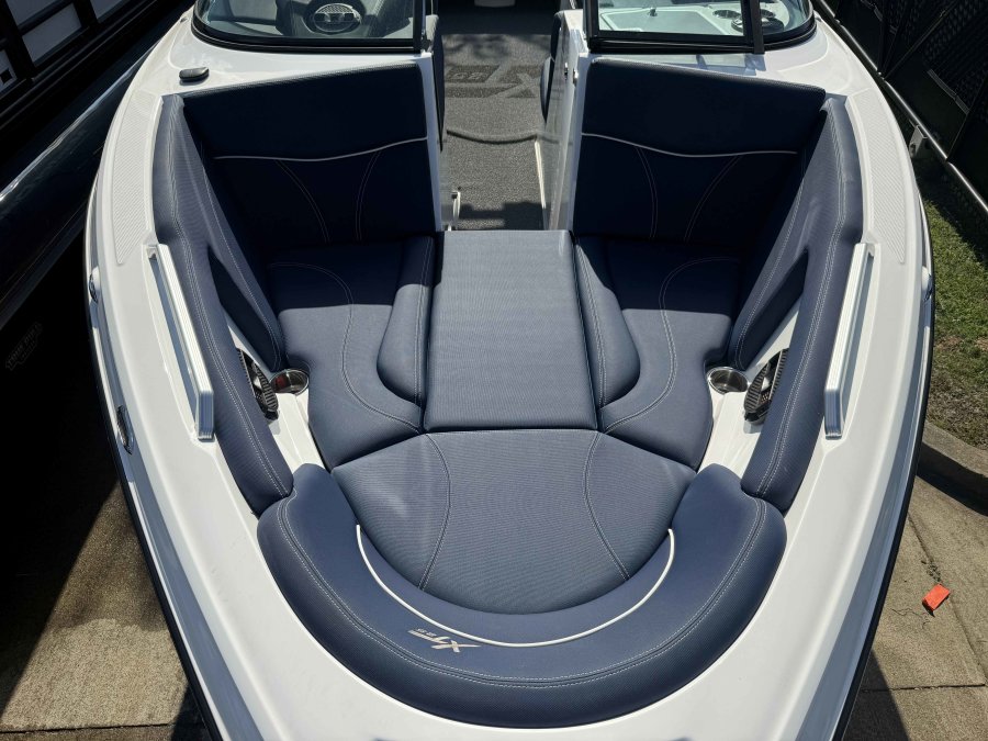 2018-mastercraft-xt25-138760-image9