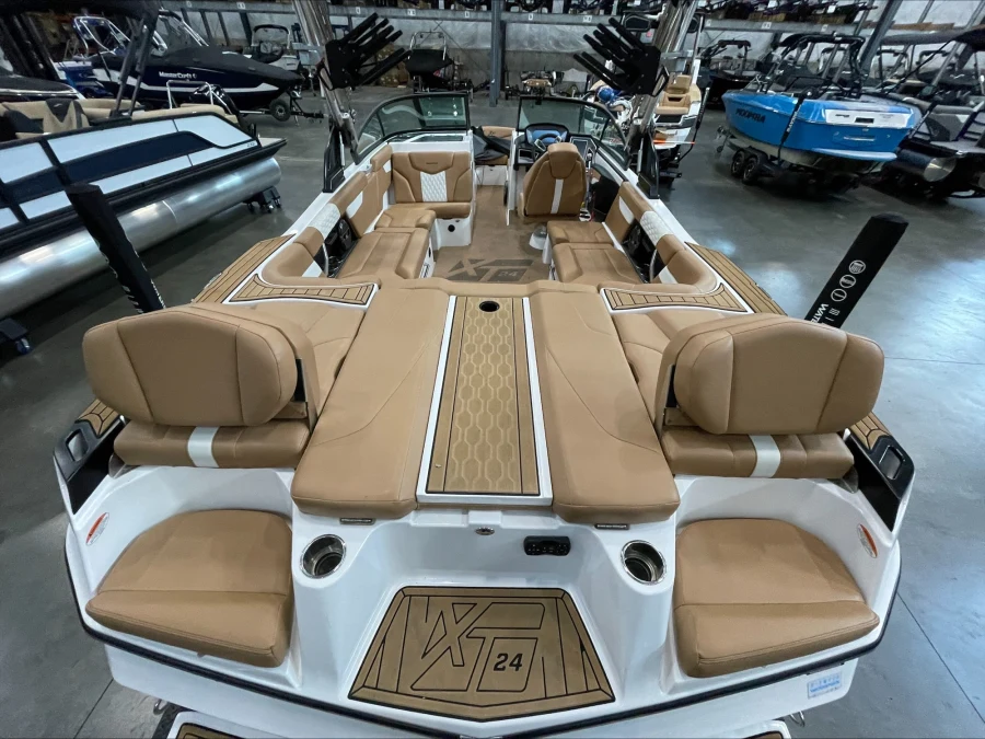 2022-mastercraft-xt24-139925-image13
