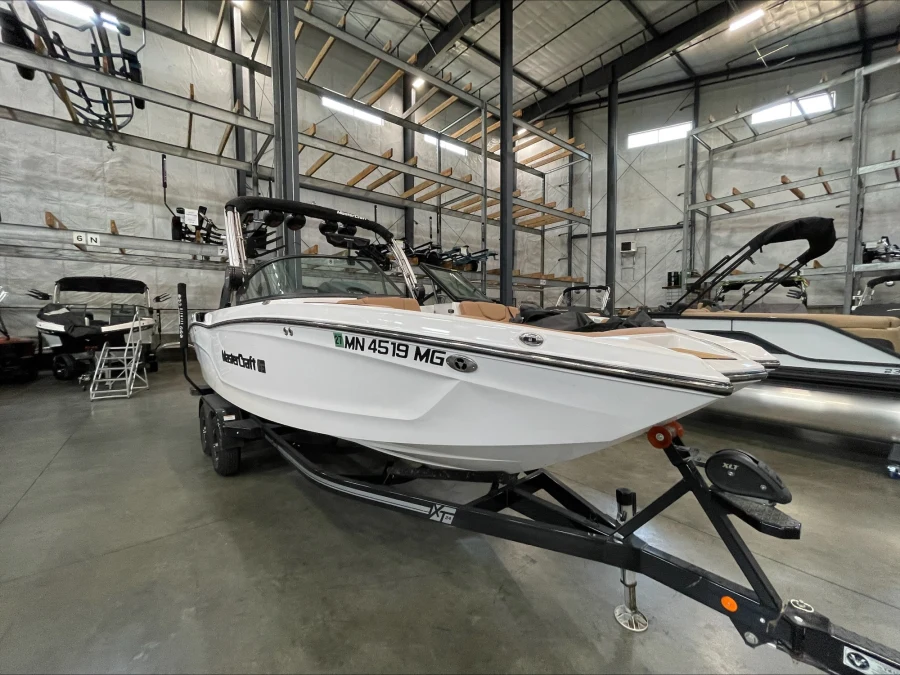 2022-mastercraft-xt24-139925-image2