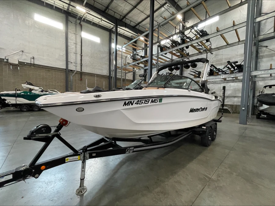 2022-mastercraft-xt24-139925-image4