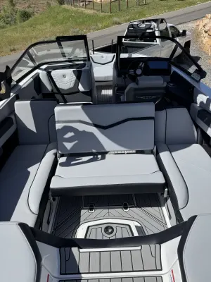 2024-nautique-g23-138817-image13_202848.webp