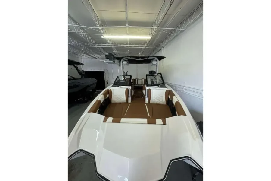 2026-malibu-wakesetter-24-mxz-138838-image2.webp