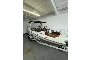 2026-malibu-wakesetter-24-mxz-138838-image3.webp