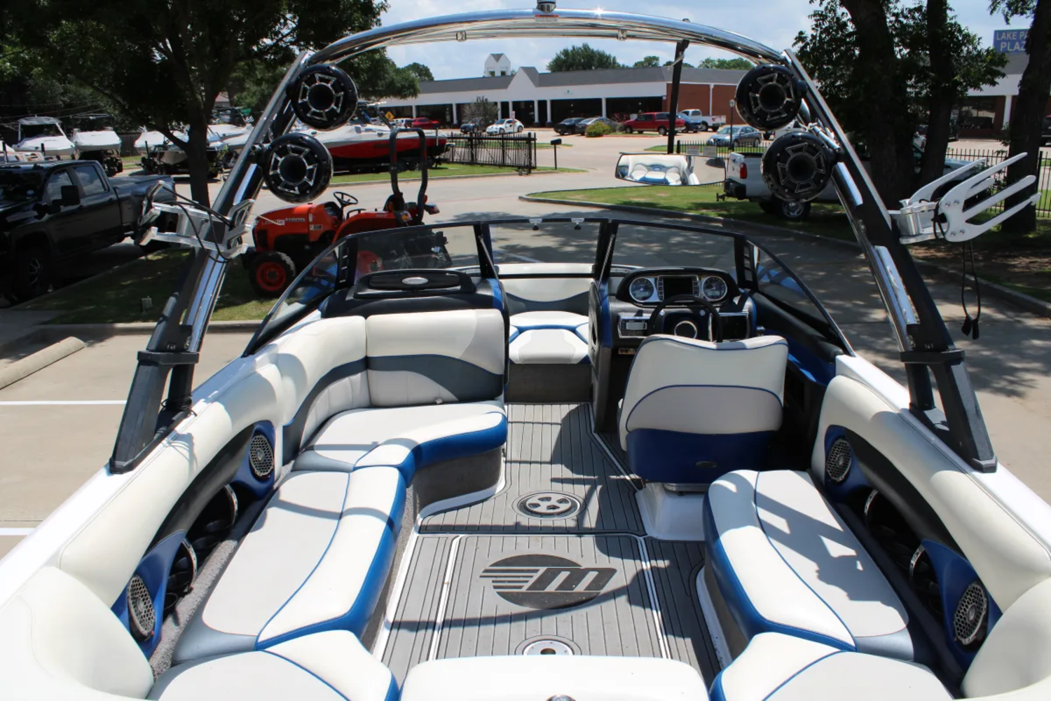 2011 Malibu 23 LSV