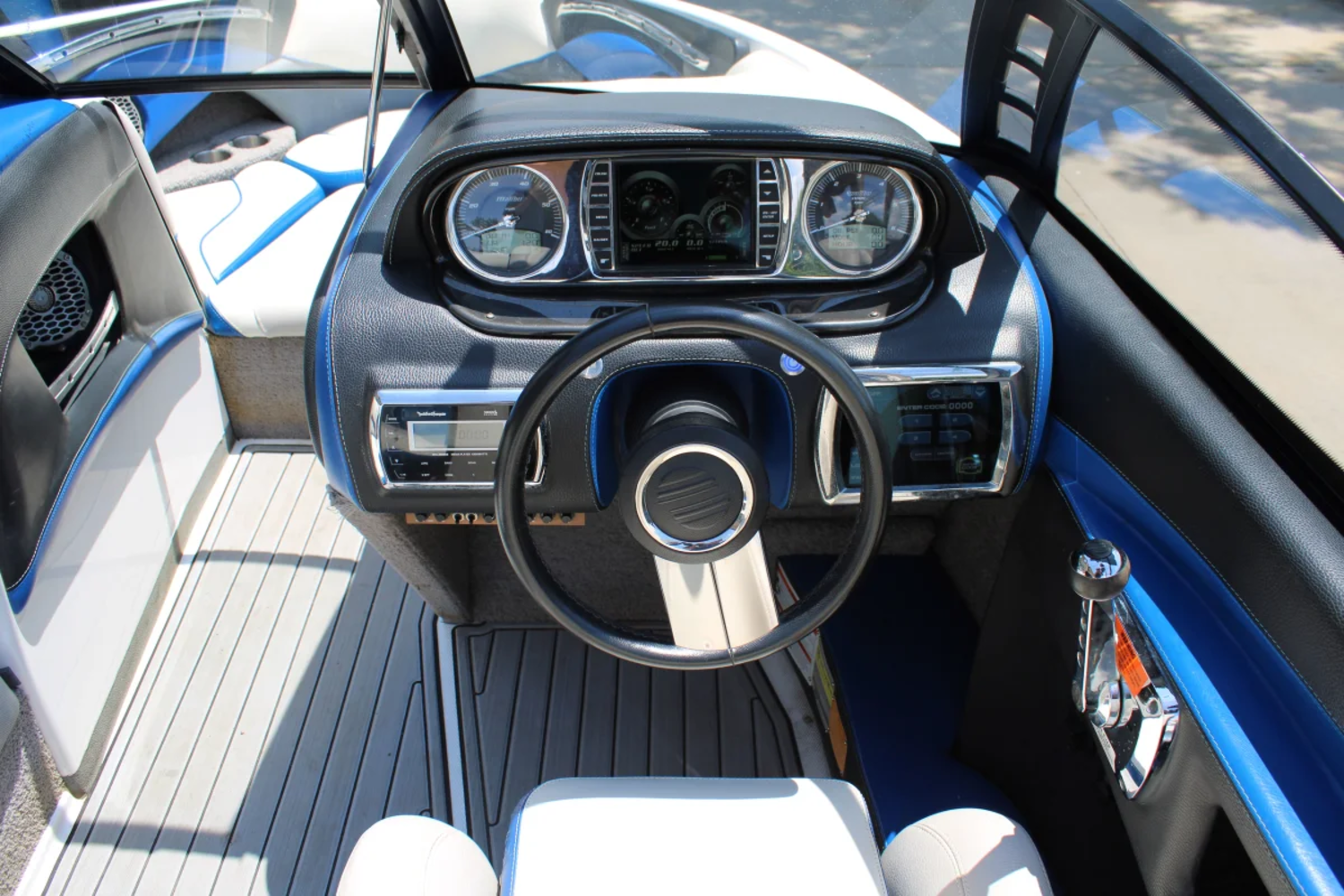2011 Malibu 23 LSV