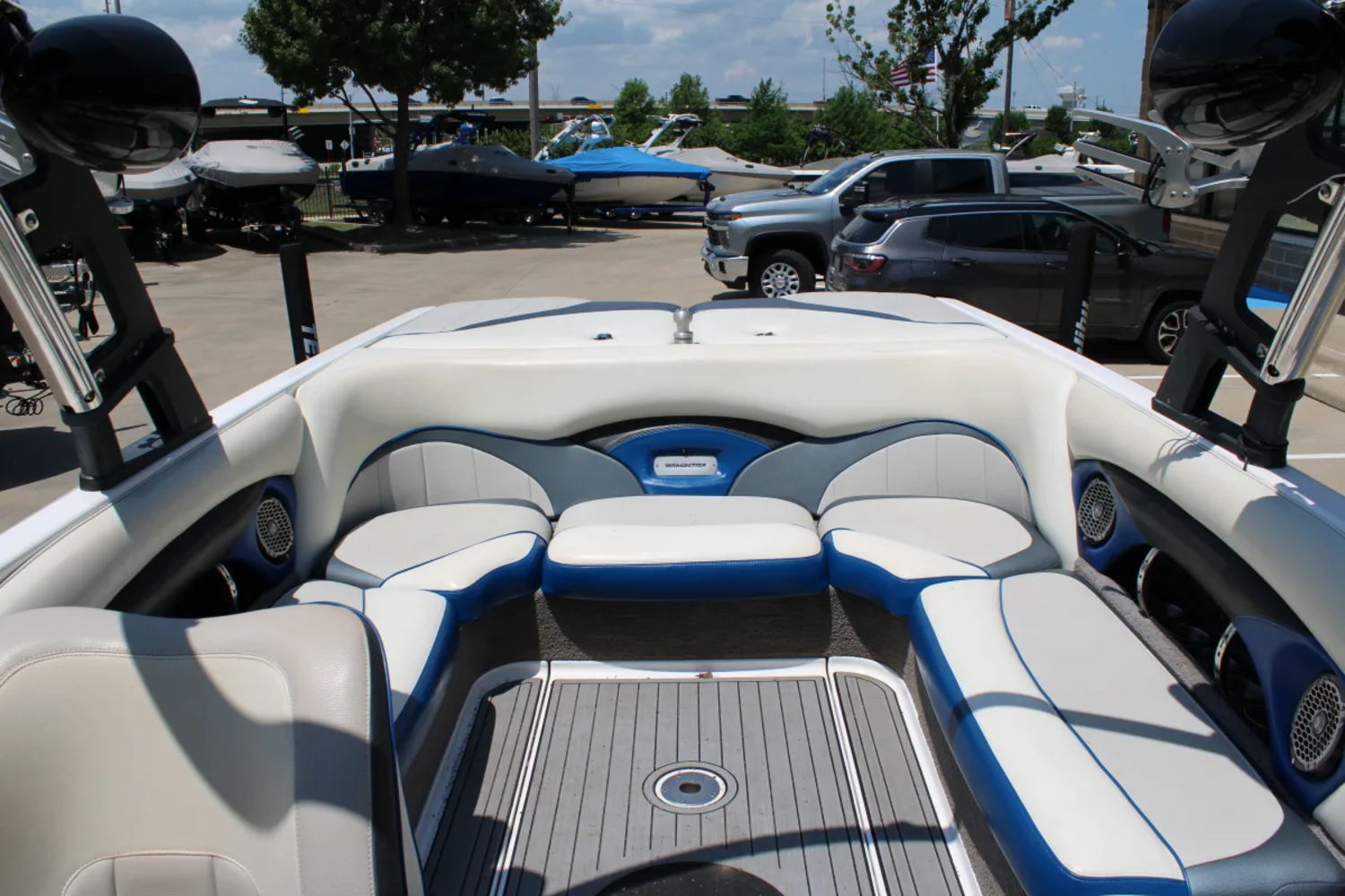 2011 Malibu 23 LSV