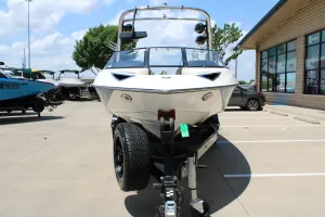 2011-malibu-wakesetter-23-lsv-138843-image2.webp_154952