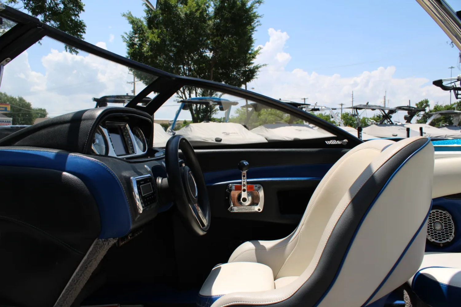 2011 Malibu 23 LSV
