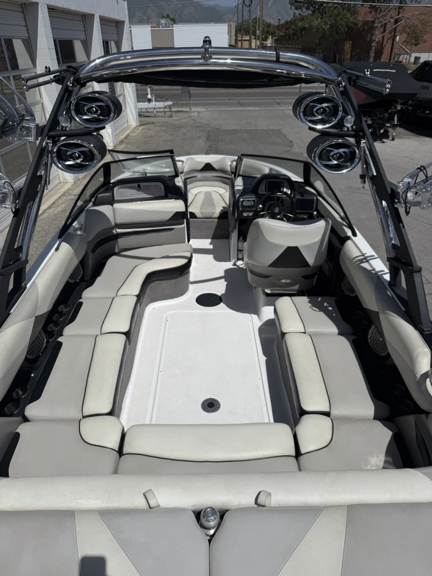 2014 23' Malibu Wakesetter 23 LSV Bowrider