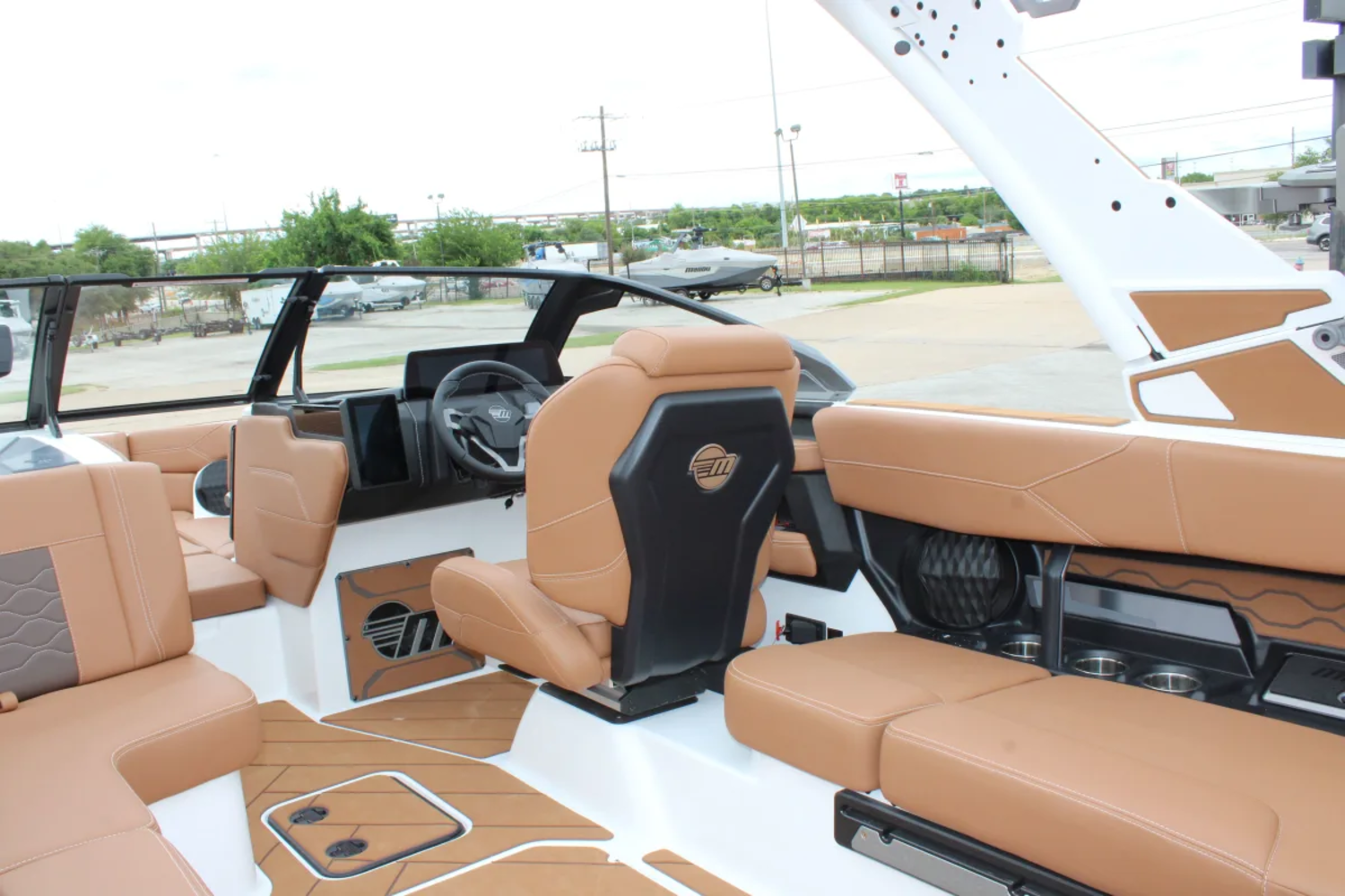 2026 Malibu 23 LSV