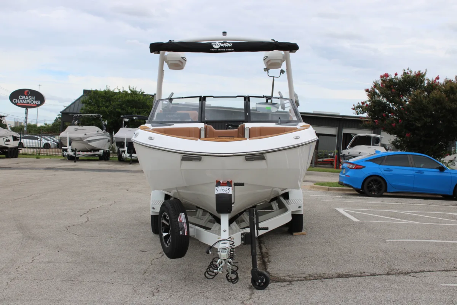2026 Malibu 23 LSV