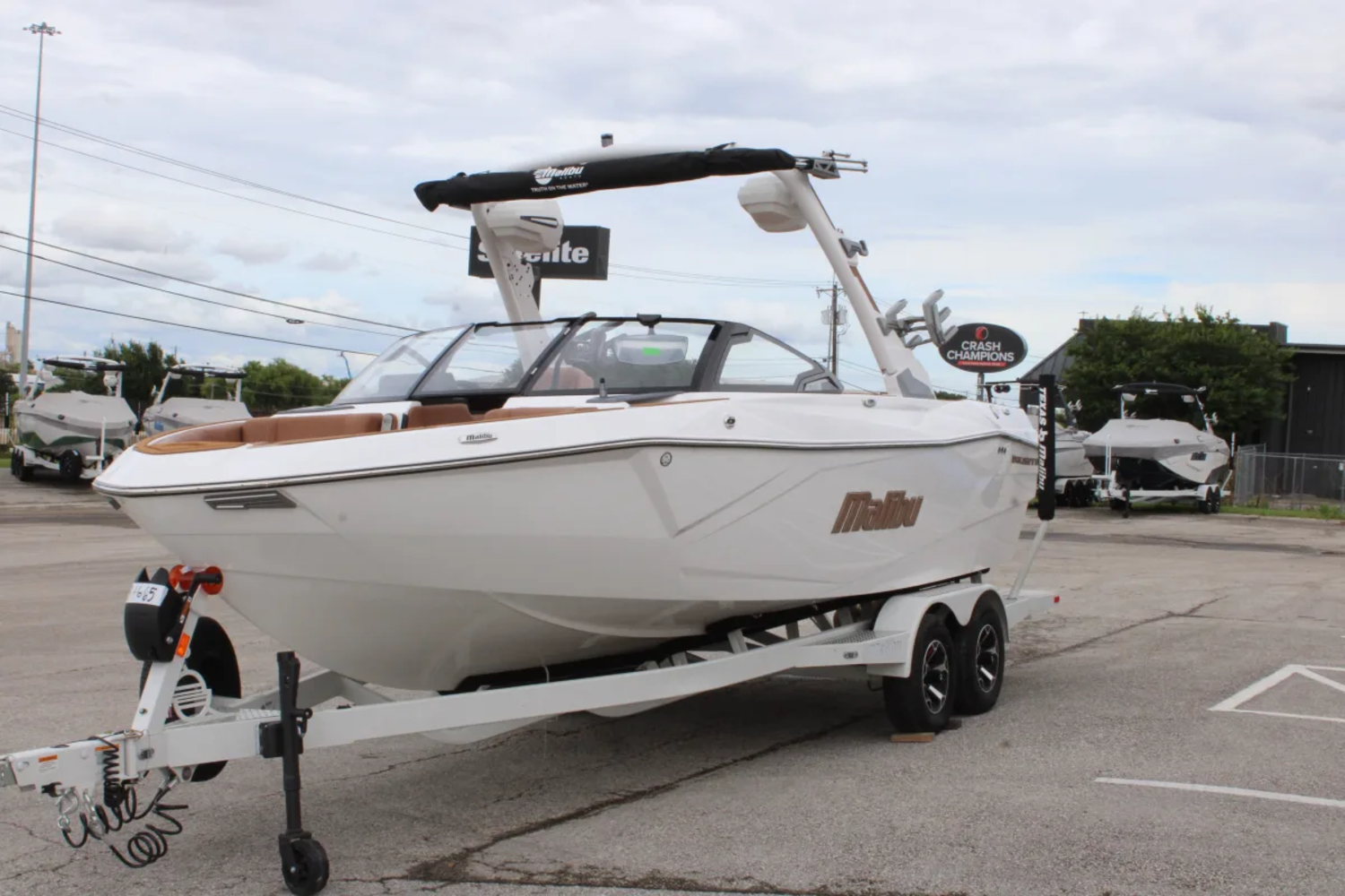 2026 Malibu 23 LSV