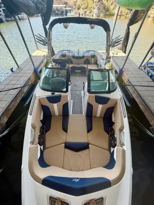2022-mastercraft-xt22-138869-image5.webp