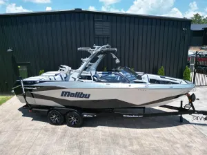 2025-malibu-wakesetter-25-lsv-138881-image0.webp