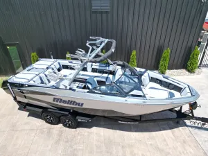 2025-malibu-wakesetter-25-lsv-138881-image1.webp