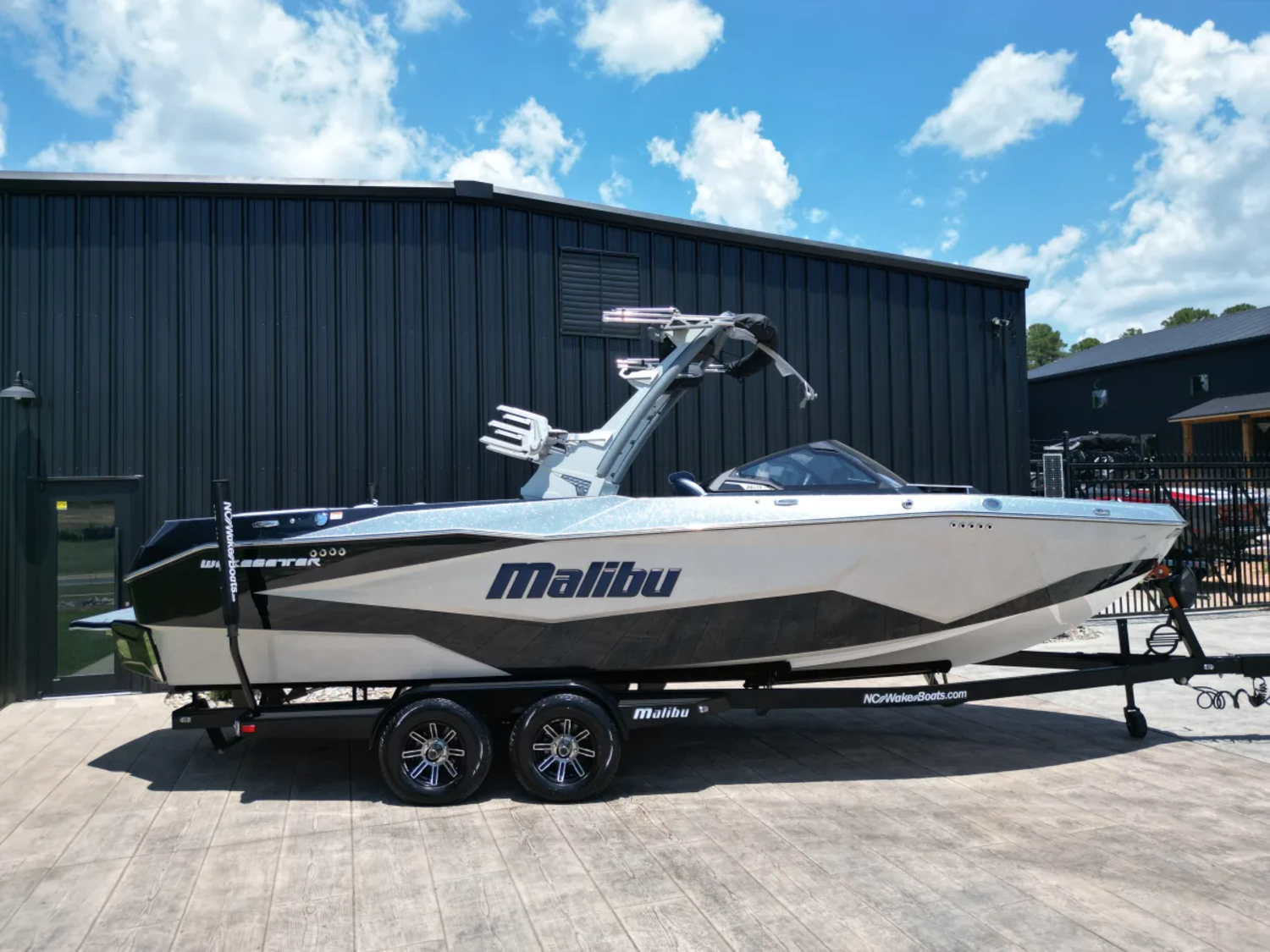 2025 Malibu Wakesetter 25 LSV