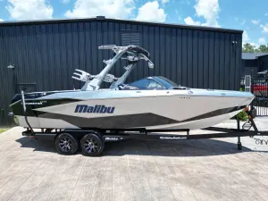2025-malibu-wakesetter-25-lsv-138881-image3.webp