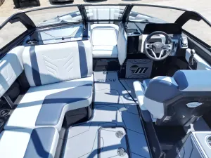 2025-malibu-wakesetter-25-lsv-138881-image7.webp