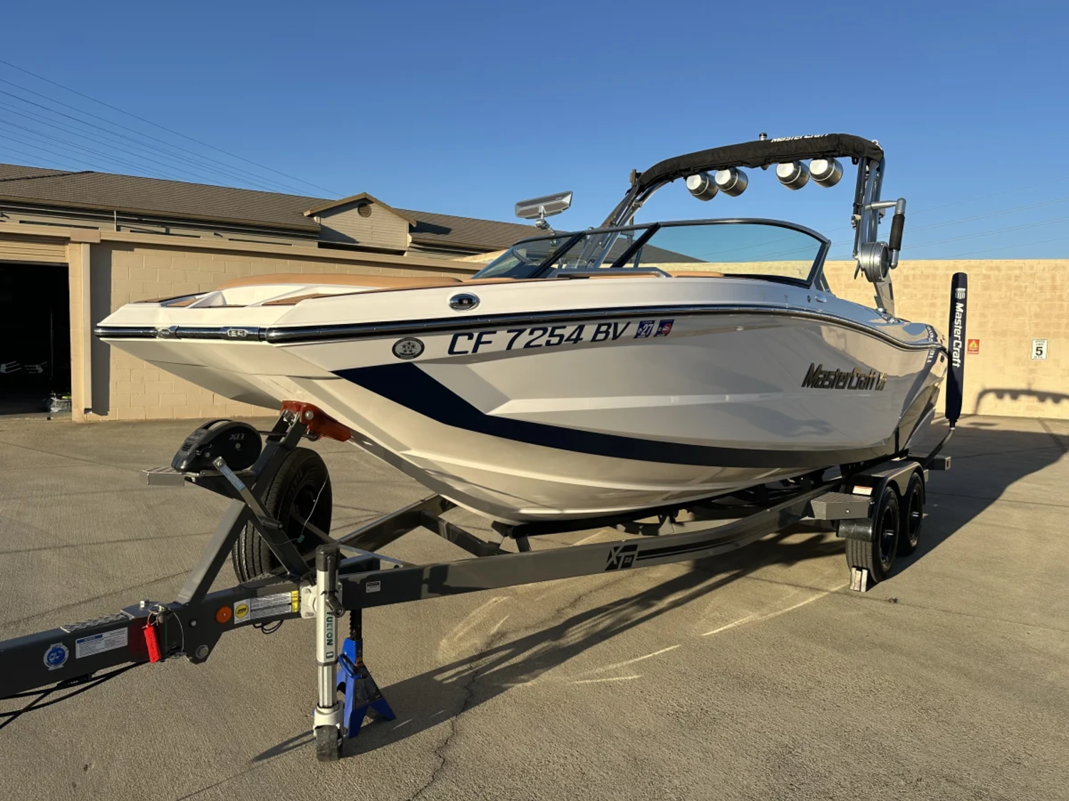 2021 Mastercraft XT22 - Excellent Condition Low Hours