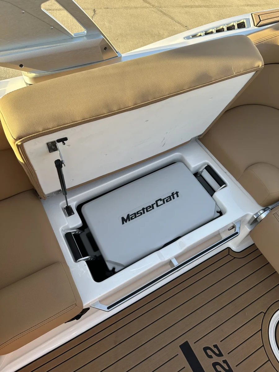 2021-mastercraft-xt22-138900-image11.webp