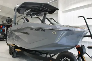 2025-nautique-g23-138914-image1.webp