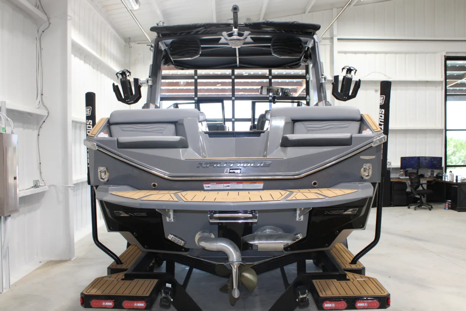 2025 Nautique G23